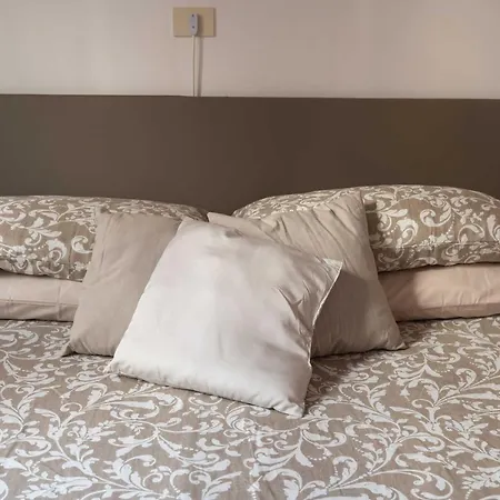 Domus Montebello Tatil Evi *