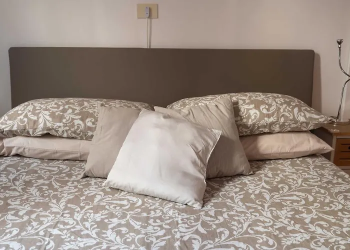 Domus Montebello Nyaraló *